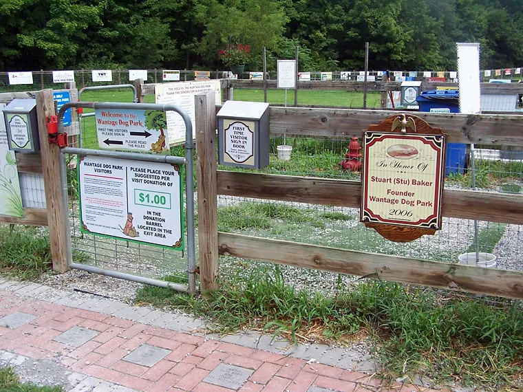 Signage, photo 5 of 9